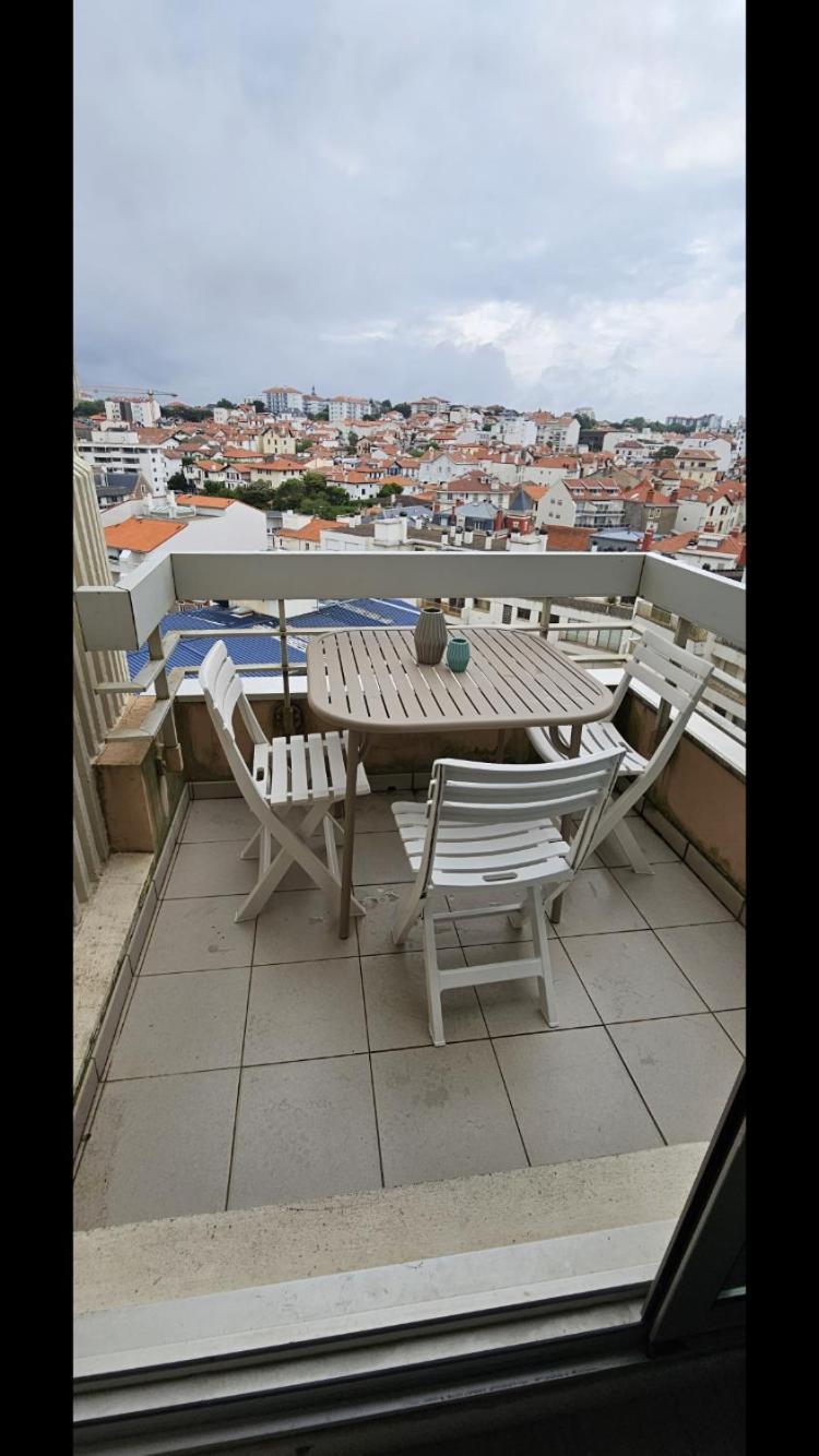 Studio Victoria Centre Grande Plage And Pool Биариц Екстериор снимка